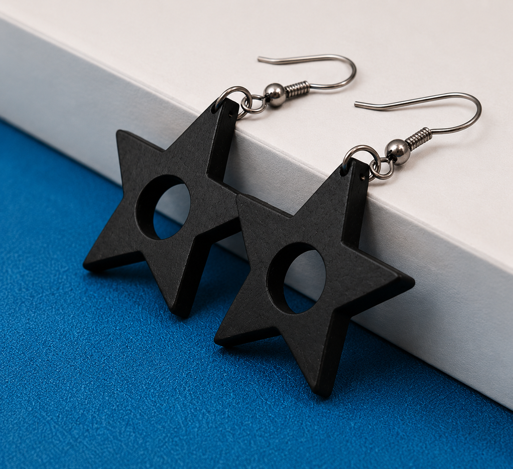 Black Star Cutout Earrings 🖤⭐