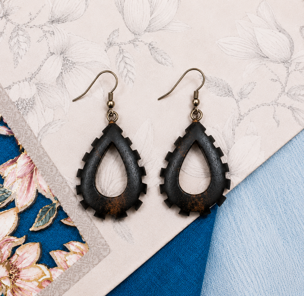Rustic Teardrop Wooden Earrings – Handcrafted Natural Jewelry